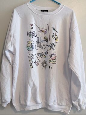 Warner Bros. Harry Potter White Sweatshirt with Black Logo Tag